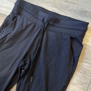 lululemon athletica Ready To Rulu Jogger Cropped - Size 8
